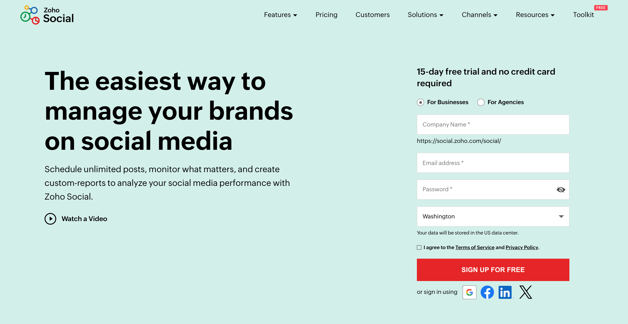 Zoho Social landing page promoting post scheduling, performance monitoring, and a 15-day free trial for social media management.
